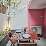 Ground Floor Apartment With Private Patio And Ac