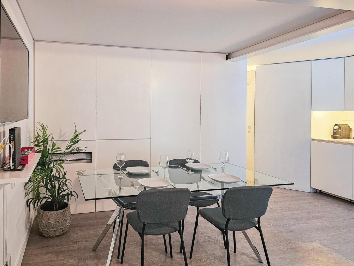 Ground Floor With Private Patio And Ac Apartamento *