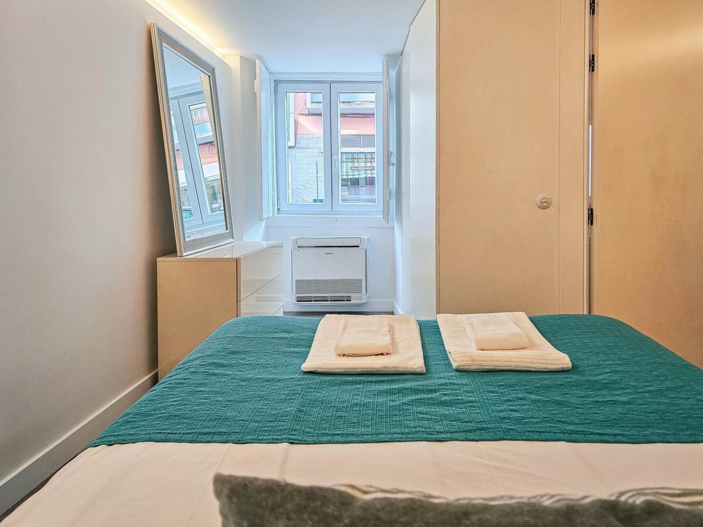Ground Floor With Private Patio And Ac Lisboa