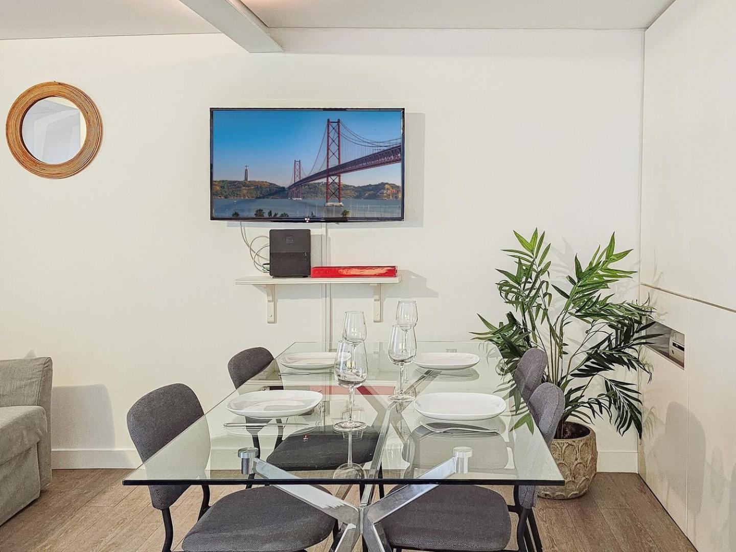 Ground Floor With Private Patio And Ac Apartamento *