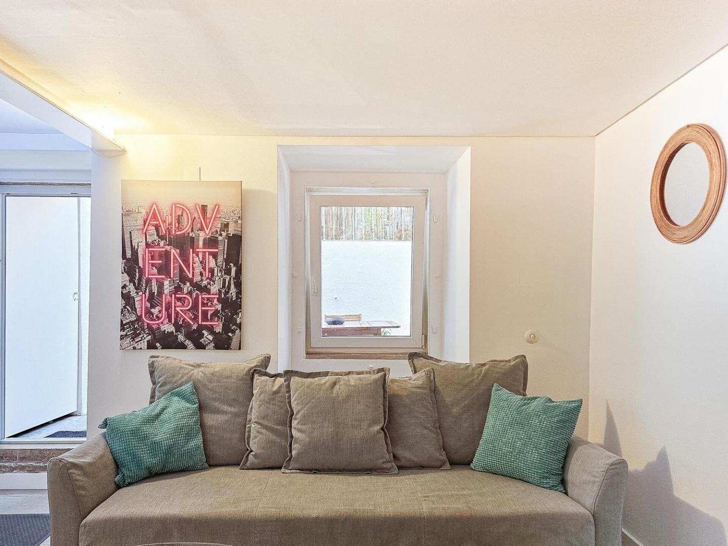 Ground Floor With Private Patio And Ac